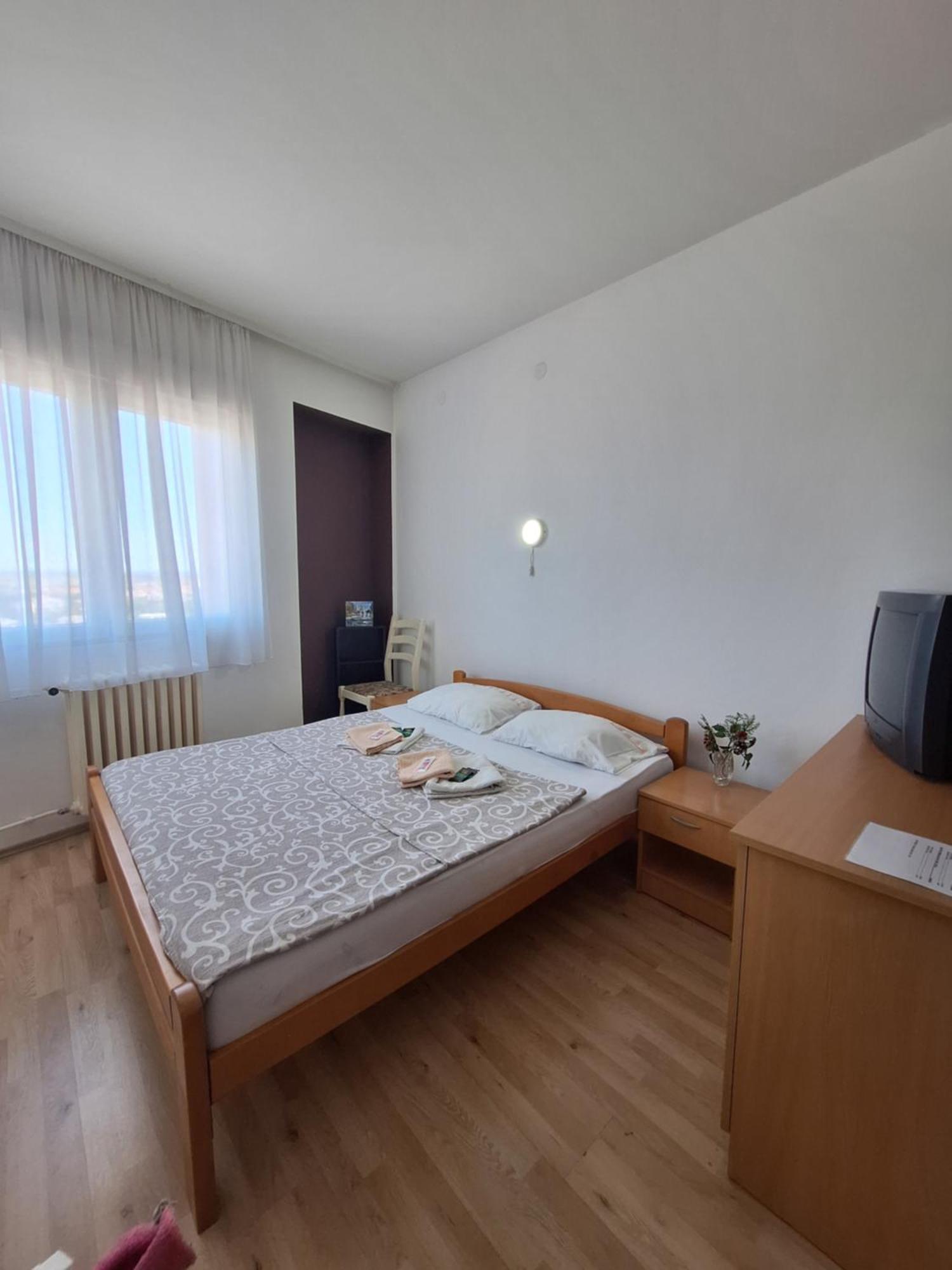 Hotel Konaciste Trstenik Exteriér fotografie